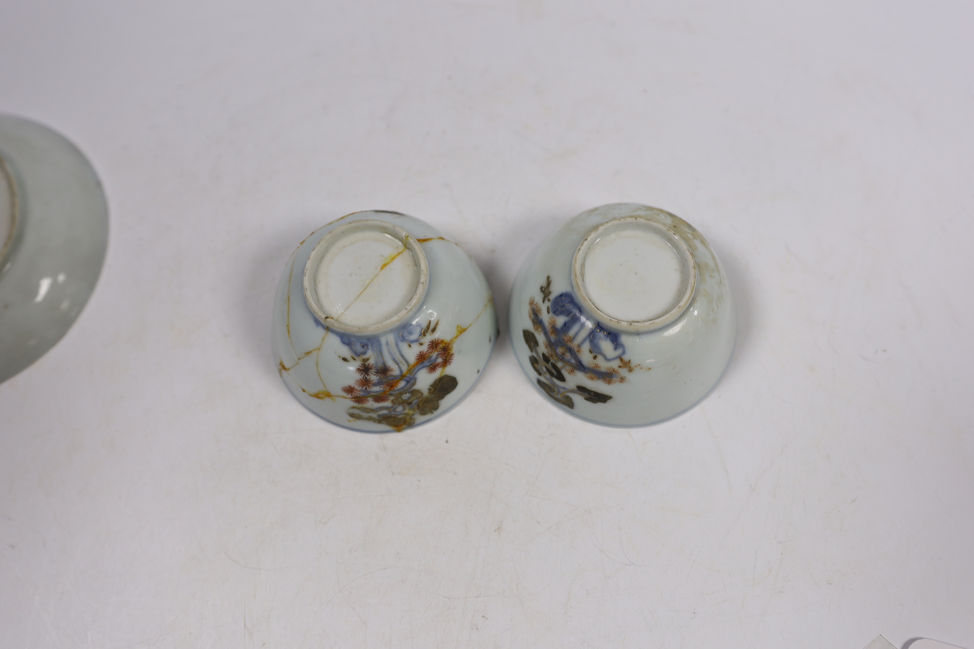 Two Chinese Nanking Cargo teabowls and saucers, Qianlong period